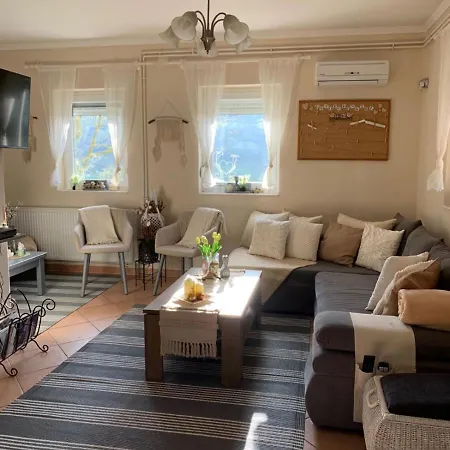Apartament Pusztavar-lak