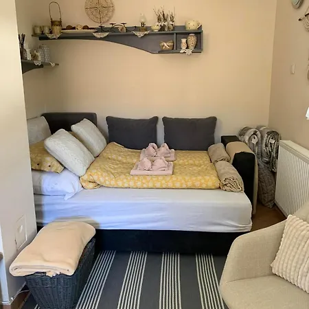 Pusztavár-lak Apartman *